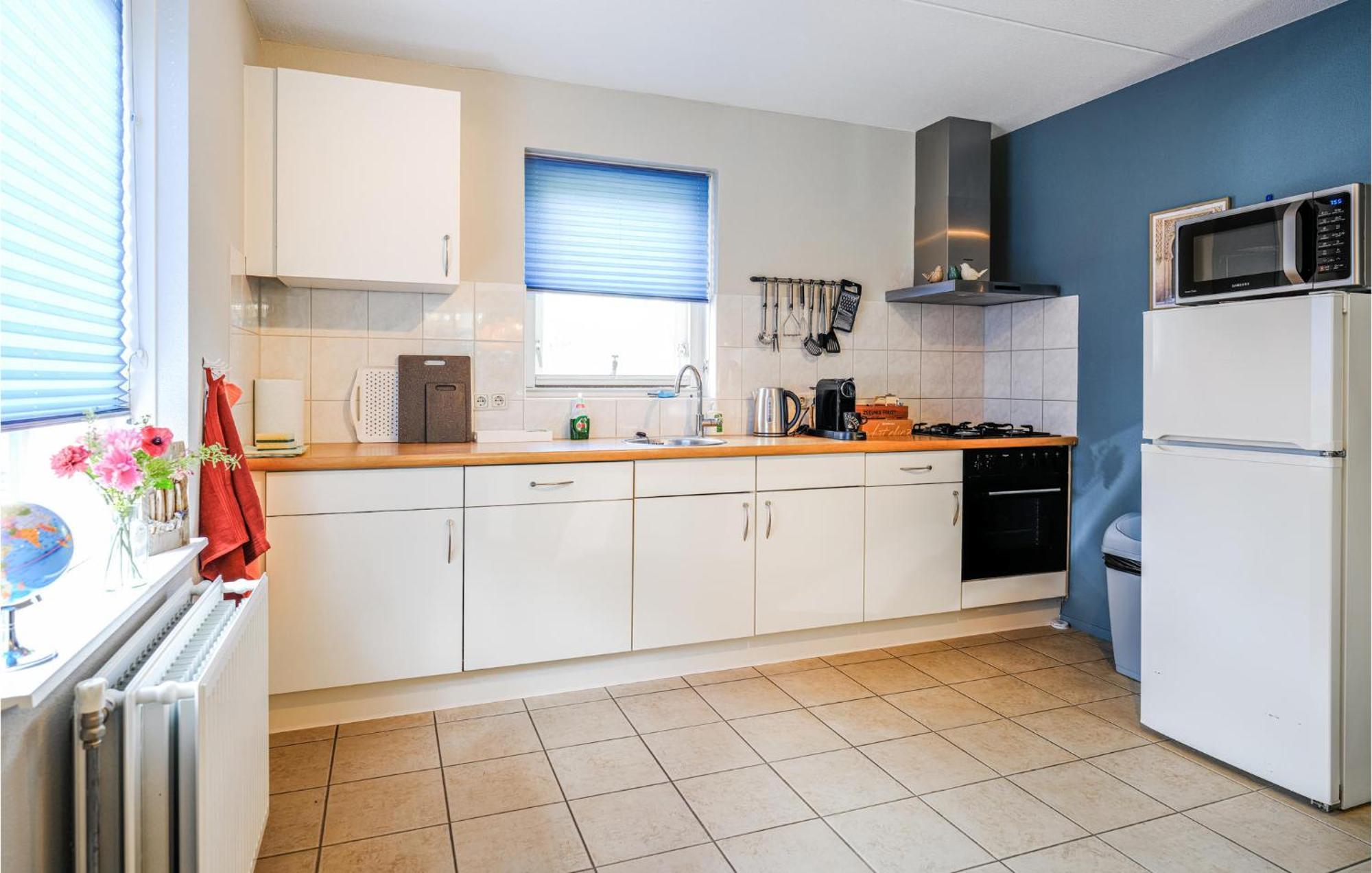 4 Bedroom Cozy Home In Zonnemaire Exteriér fotografie